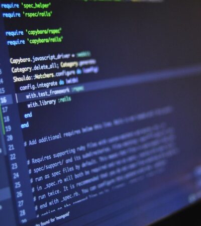 Écran de code pour illustrer la création d’agents IA